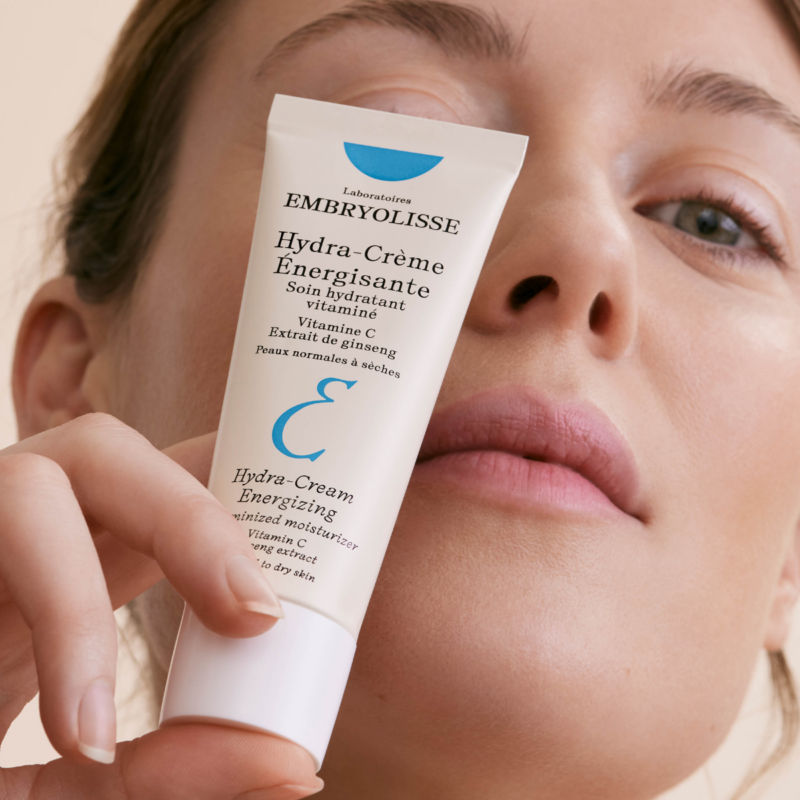 Femmetenantl_Hydra-CremeEnergisanteEmbryolisse.png Femmetenantl_Hydra-CremeEnergisanteEmbryolisse.png